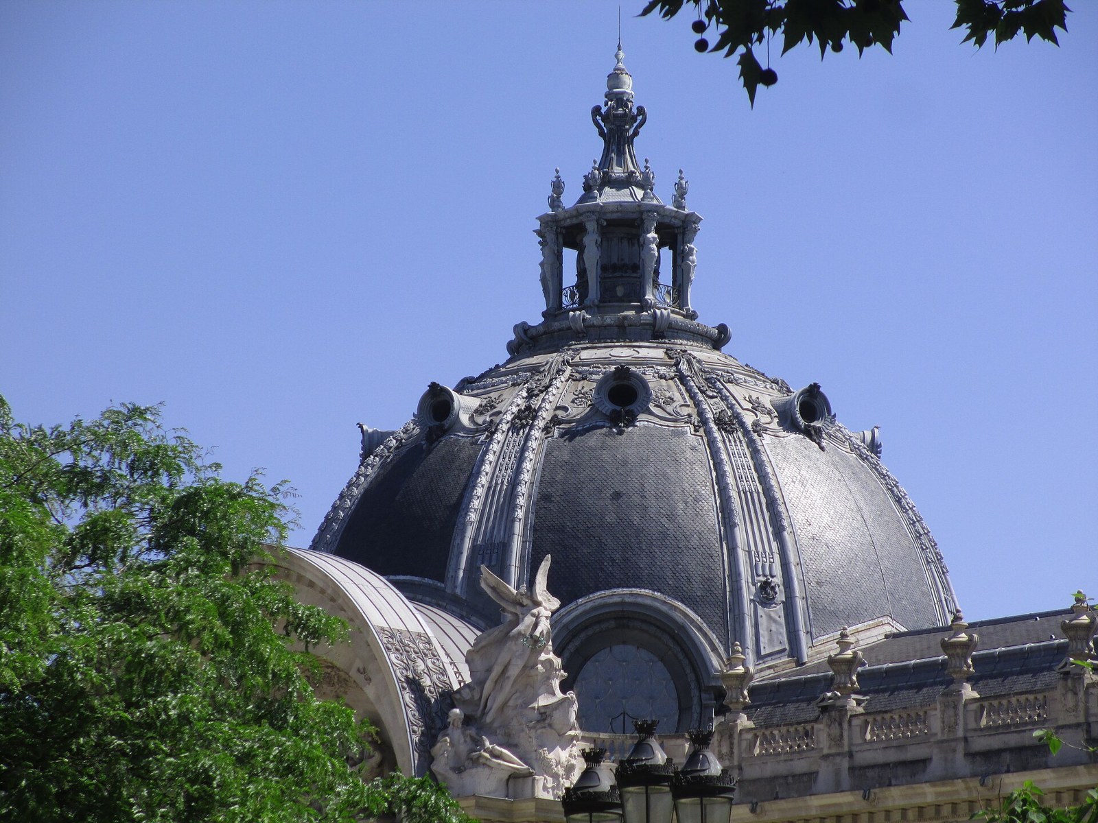Illustration du lieu : le Petit Palais. Ce visuel ne représente pas les œuvres de WE ARE [still] HERE.