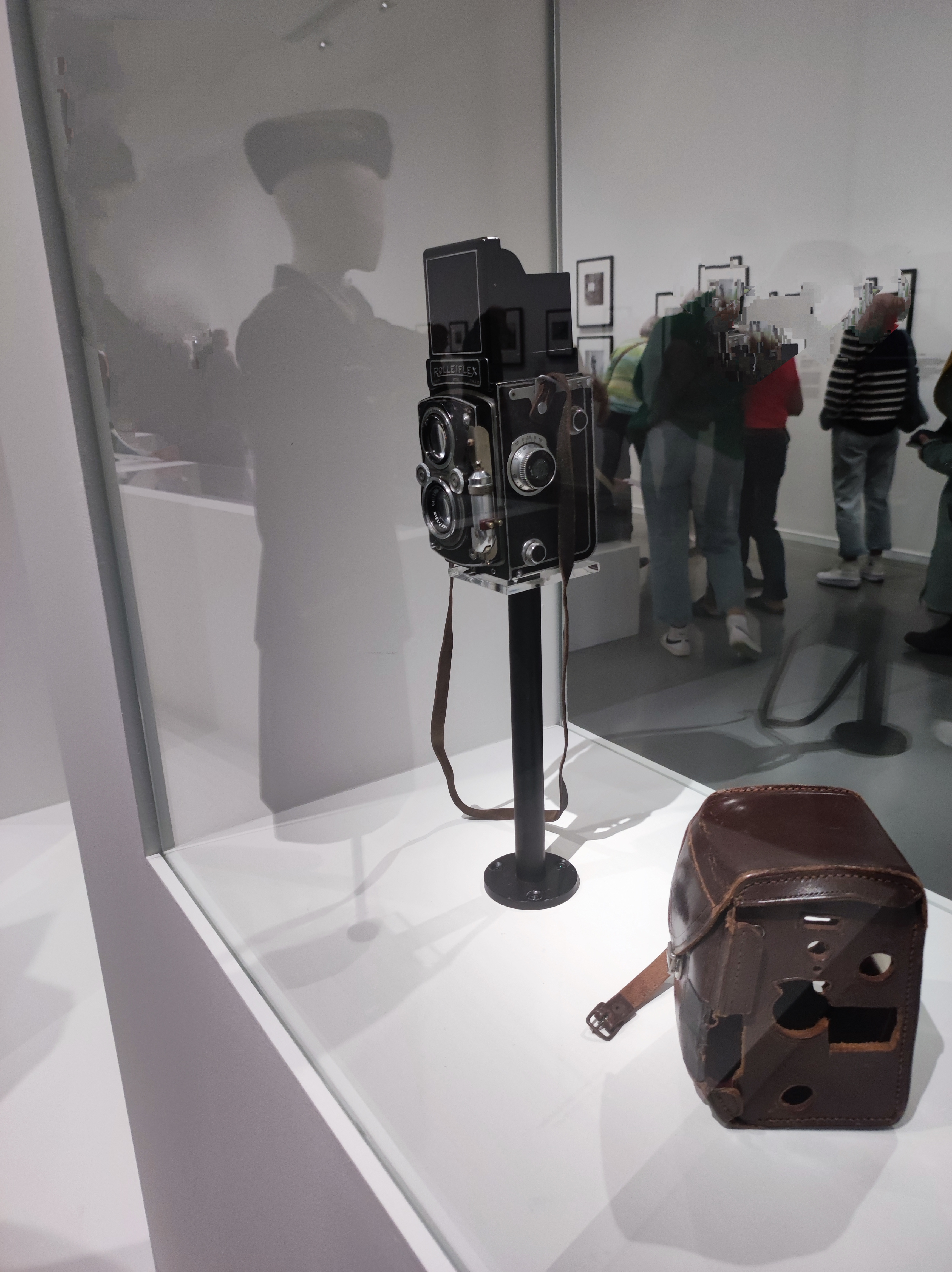 Rolleiflex utilisé par Lee Miller, présenté dans une exposition parisienne