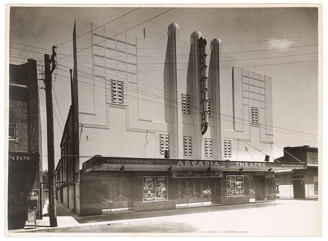 Façade de cinéma dans les années 1930