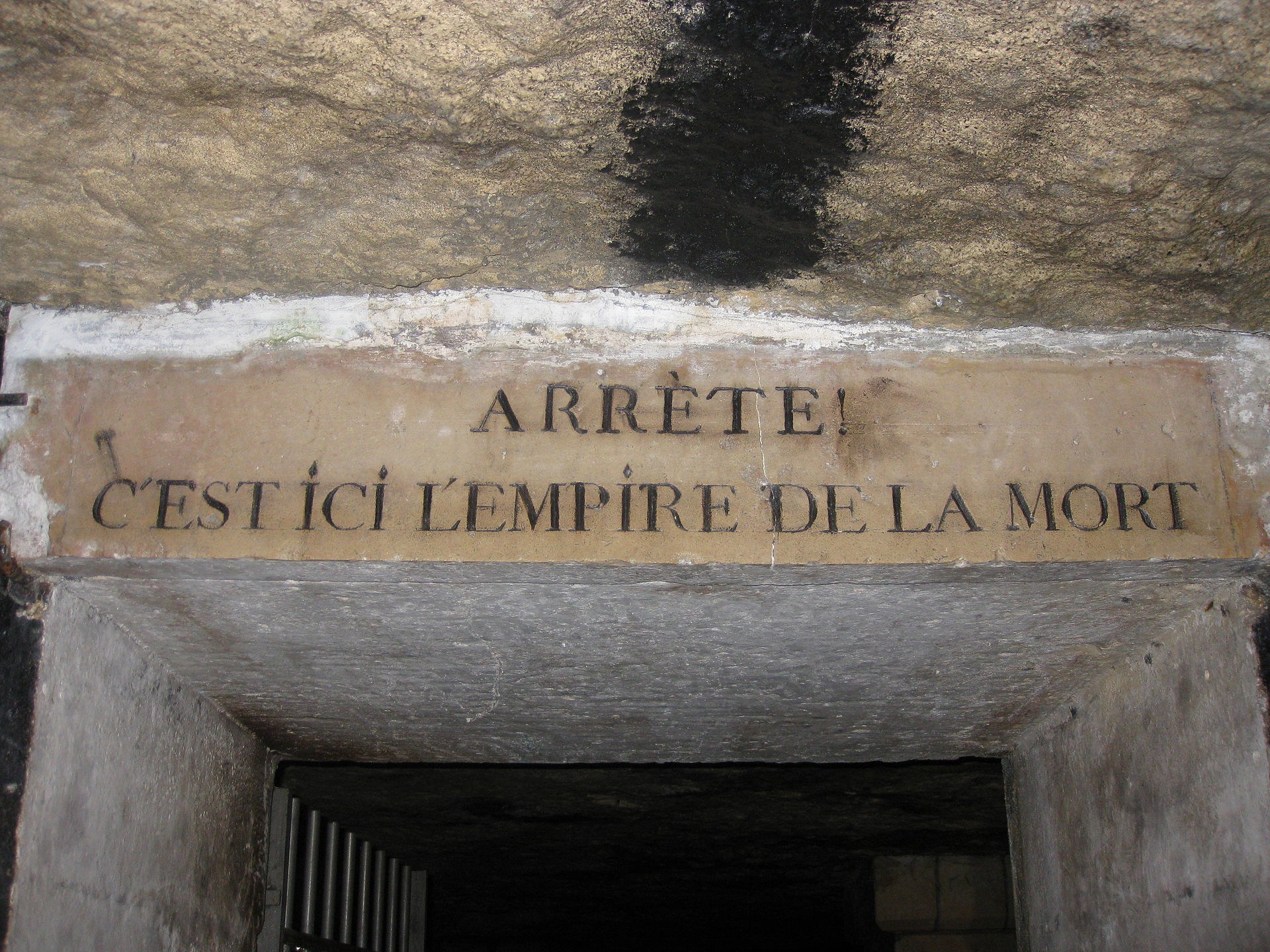 Catacombes de Paris — vue depuis Wikimedia Commons