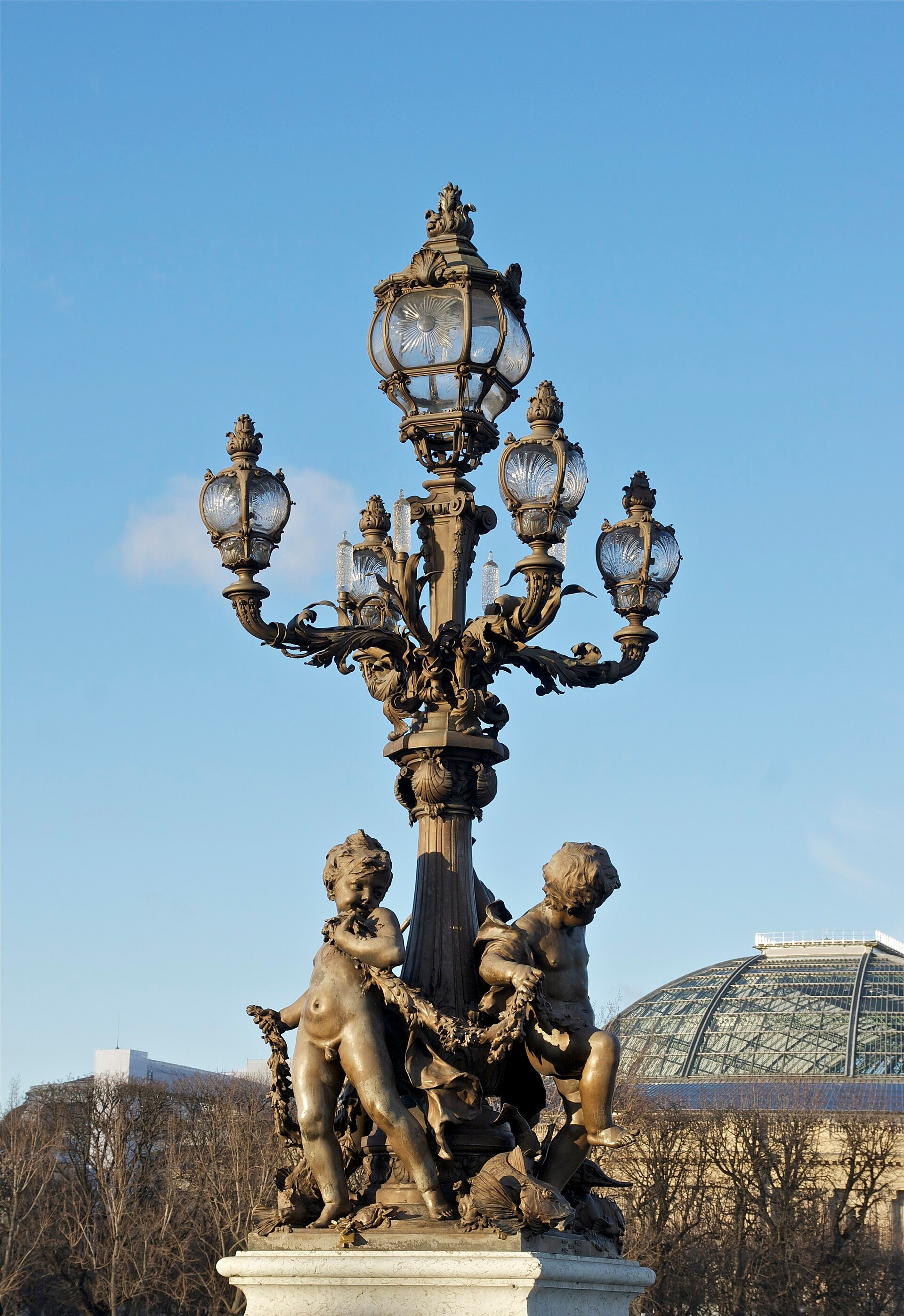 Grand Palais — vue depuis Wikimedia Commons