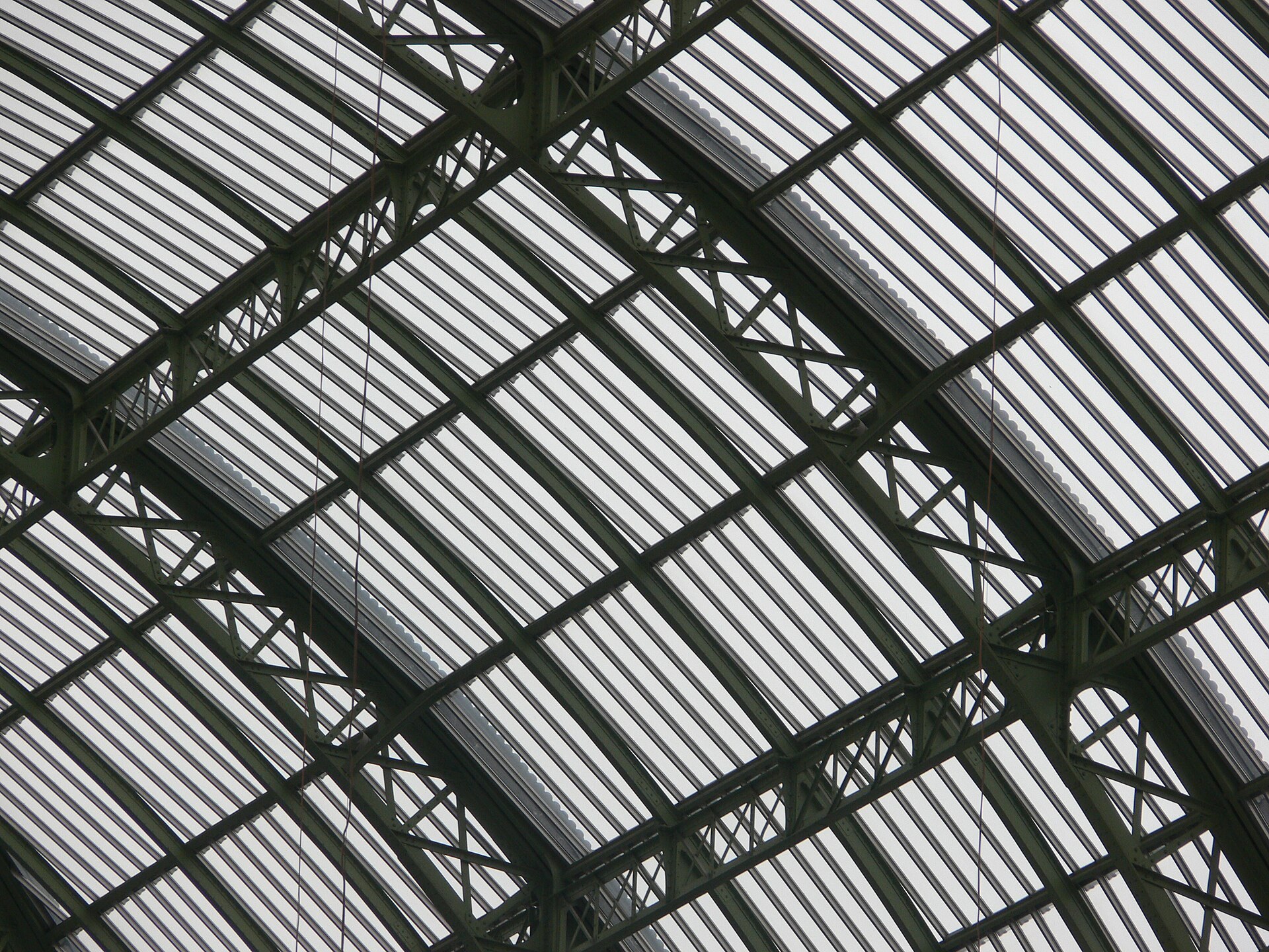 Grand Palais — vue depuis Wikimedia Commons
