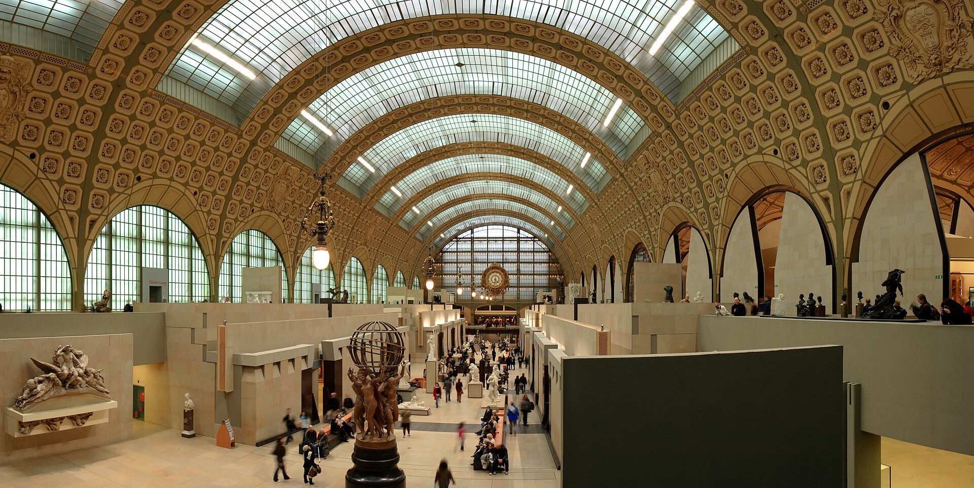 Musée d'Orsay — vue depuis Wikimedia Commons