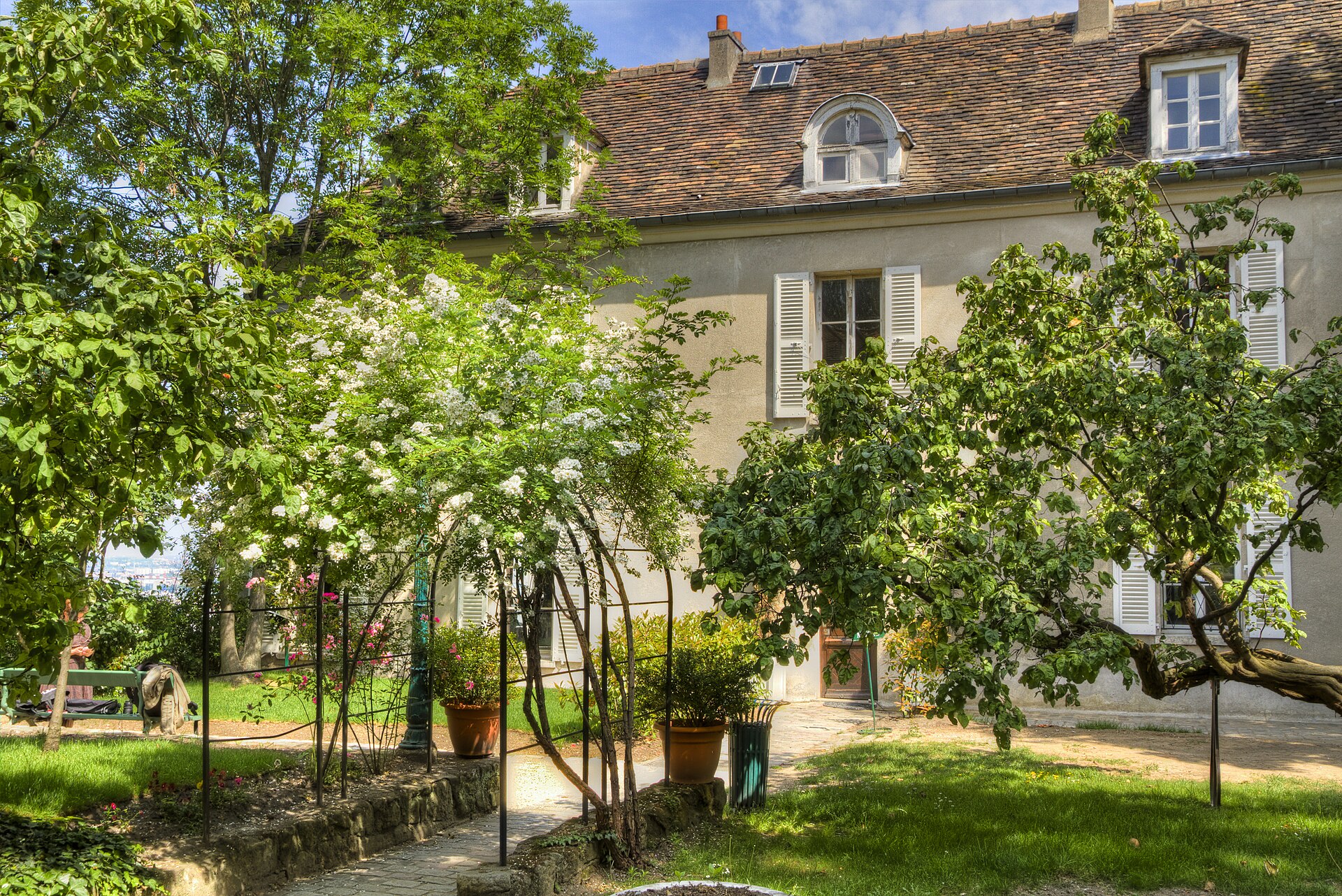 Musée de Montmartre — vue depuis Wikimedia Commons
