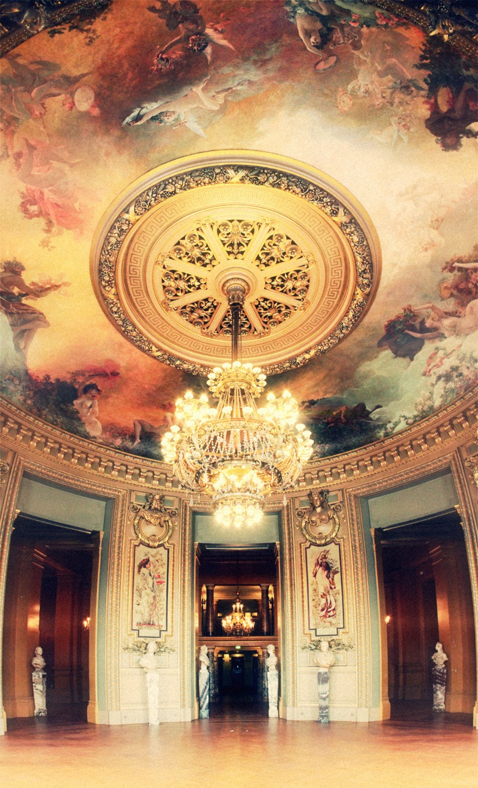 Opera Garnier — vue depuis Wikimedia Commons